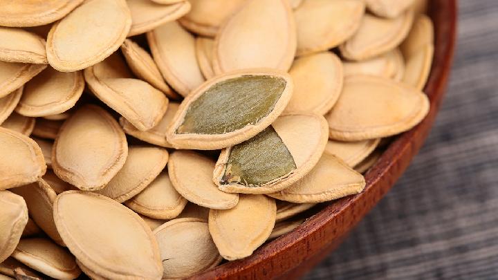 懶人減肥瑜伽動(dòng)作分享 睡前床上練習(xí)瘦腰瘦腿