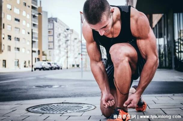 痛風(fēng)最怕的三種運(yùn)動(dòng)，輕度有氧/瑜伽/散步(促進(jìn)尿酸排泄)