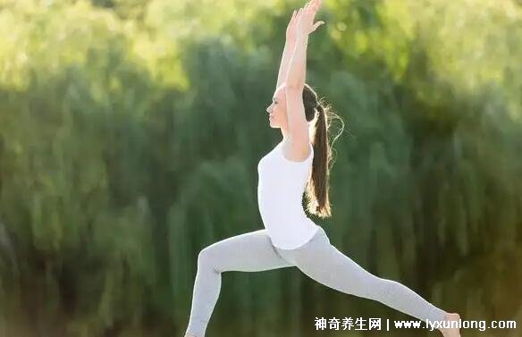 乳腺囊腫最怕三種運動,萬不可跳躍/跑步/舉重(適合散步)-易網<a href=http://www.gyfww.com/ target=_blank class=infotextkey>健康養生</a>網 乳腺囊腫最怕三種運動,萬不可跳躍/跑步/舉重(適合散步)