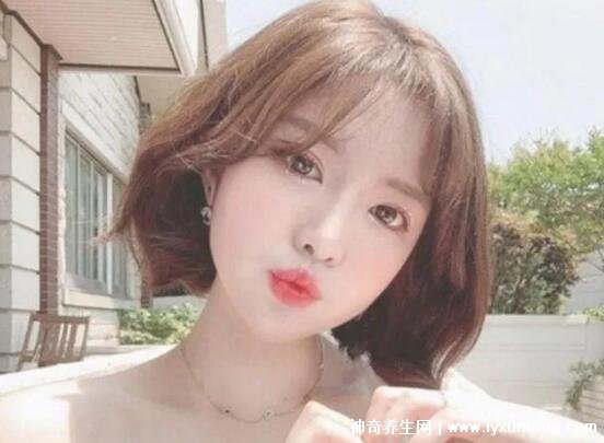 圓臉適合什么發(fā)型女圖片，八字劉海長卷發(fā)又仙又美(洋氣減齡)