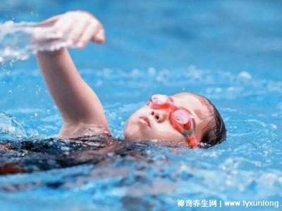 游泳對身體有什么好處和壞處，減肥塑性對心肺好(水臟有5個危害)