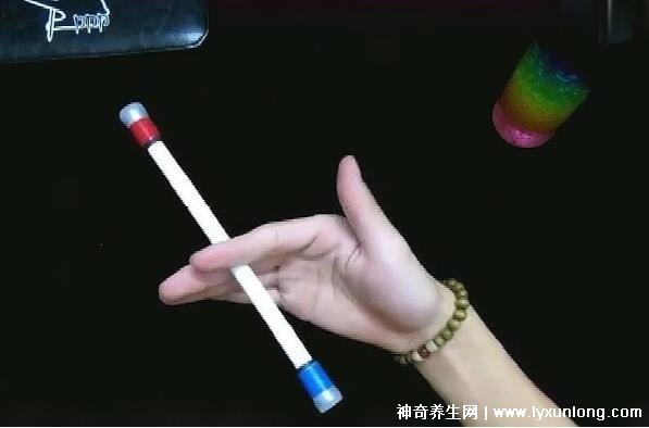 手不靈活怎么學轉筆,6個方法多看多練最重要-易網健康<a href=http://www.gyfww.com/jkys/ target=_blank class=infotextkey>養生</a>網 手不靈活怎么學轉筆,6個方法多看多練最重要