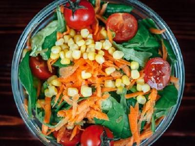 檸檬片泡水減肥的功效怎么樣？檸檬泡水的減肥方法