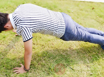 經(jīng)常做俯臥撐身體會(huì)有什么變化 不妨了解下