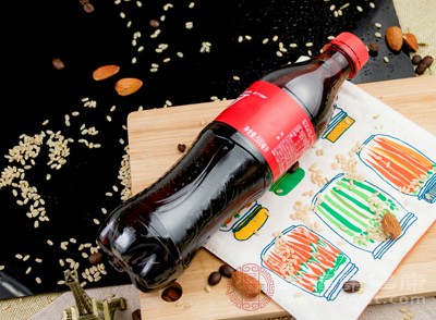 運動完立刻喝水?小心好心辦壞事!正確時機看這里-易網健康養生網 運動完立刻喝水?小心好心辦壞事!正確時機看這里