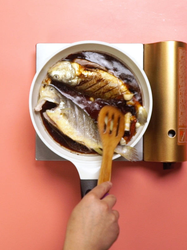 紅燒小黃魚的做法-家常味燒菜譜