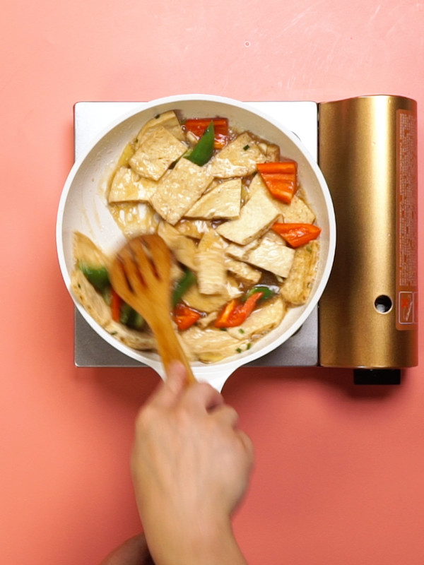 紅燒素雞的做法-家常味燒菜譜