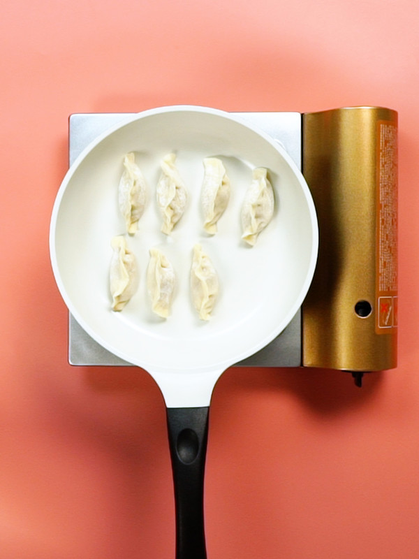 煎餃的做法-家常味煎菜譜 煎餃的做法-家常味煎菜譜