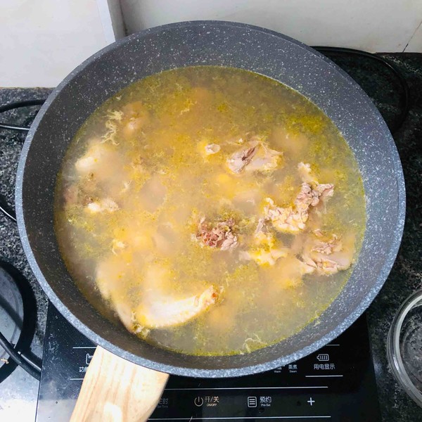 黑枸杞養生雞湯的做法-家常味煲菜譜