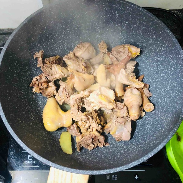 黑枸杞養生雞湯的做法-家常味煲菜譜