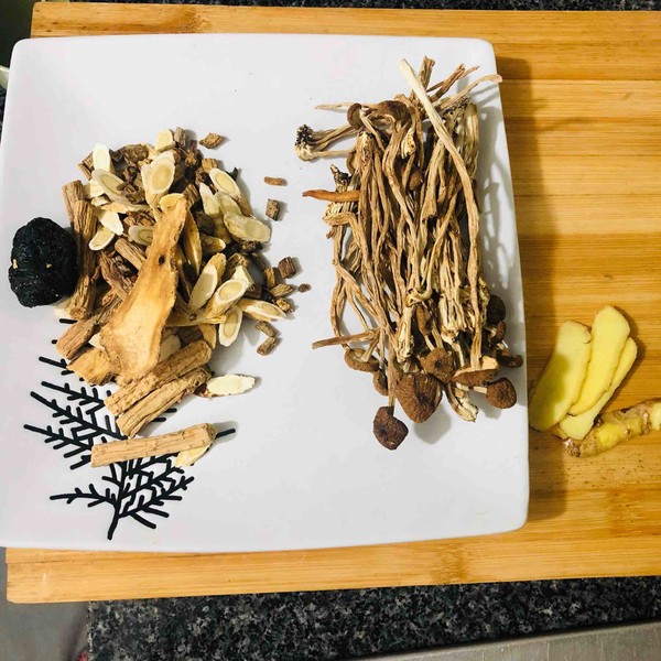 黑枸杞養生雞湯的做法-家常味煲菜譜