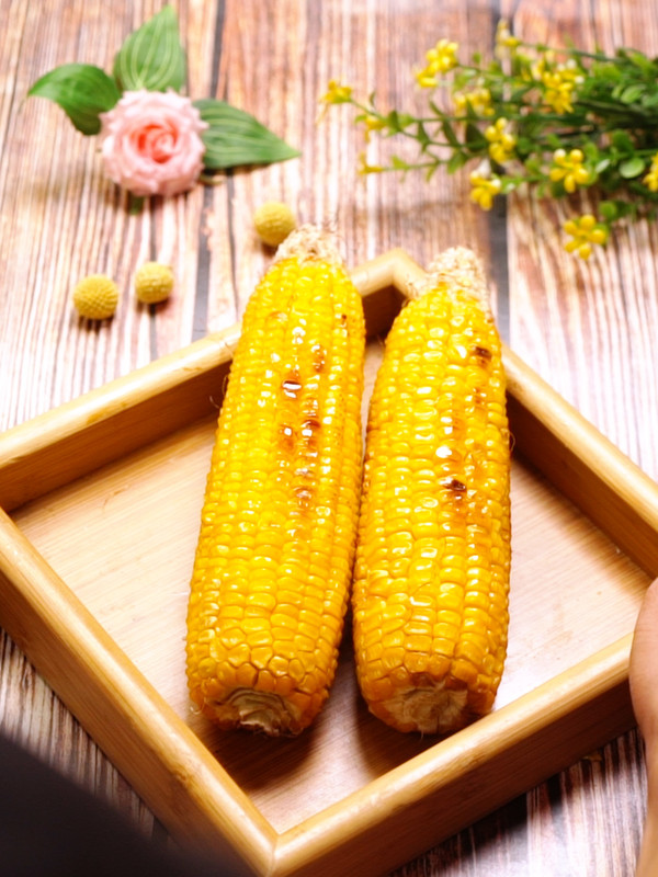 烤玉米的做法-家常味烤菜譜