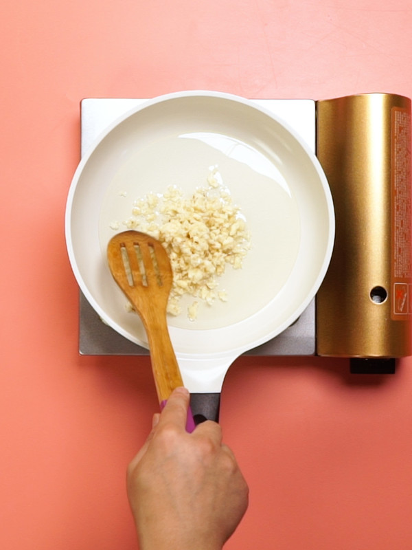 蒜蓉蒸蝦的做法-咸鮮味蒸菜譜