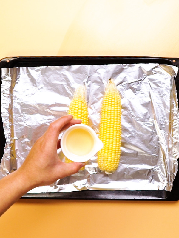 烤玉米的做法-家常味烤菜譜