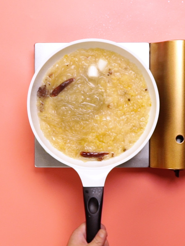 酸菜燉粉條的做法-酸辣味燉菜譜-易網健康養生網 酸菜燉粉條的做法-酸辣味燉菜譜