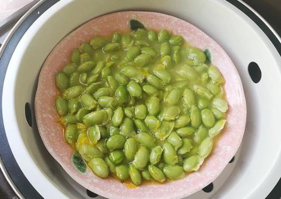 青豆蒸蛋的做法-家常味蒸菜譜