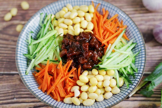 炸醬面的做法-咸鮮味拌菜譜