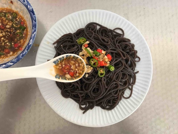 酸辣蕨根粉的做法-酸辣味拌菜譜