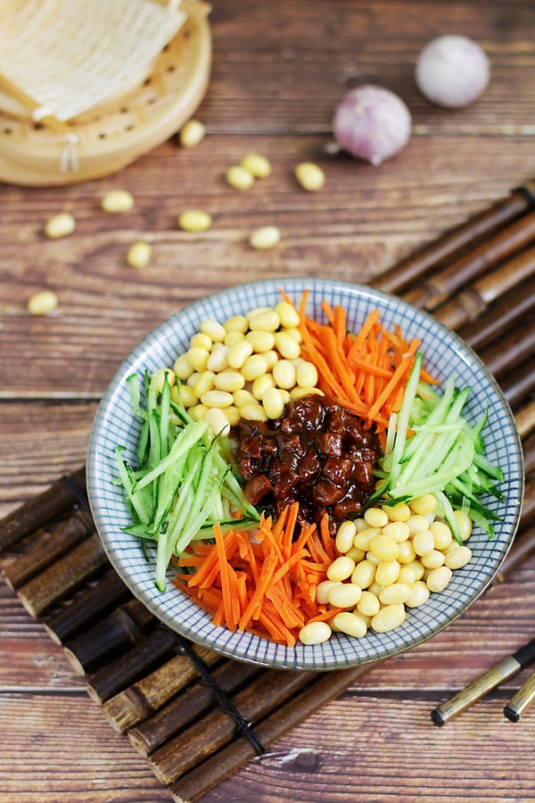 炸醬面的做法-咸鮮味拌菜譜