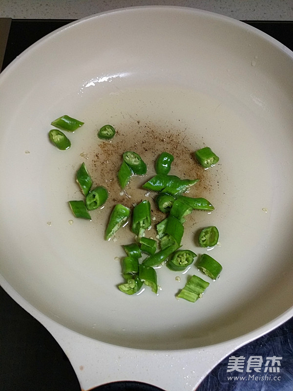 清炒藕丁的做法-家常味炒菜譜-易網健康養生網 清炒藕丁的做法-家常味炒菜譜