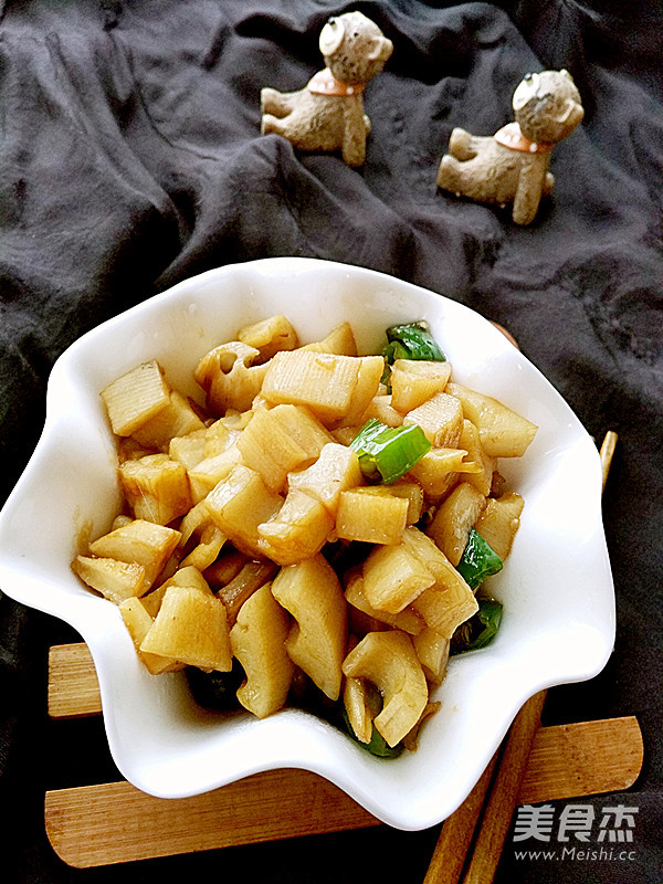 清炒藕丁的做法-家常味炒菜譜-易網健康養生網 清炒藕丁的做法-家常味炒菜譜