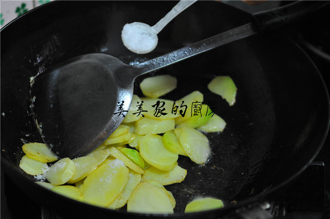 干鍋的做法-家常味燒菜譜-易網健康養生網 干鍋的做法-家常味燒菜譜