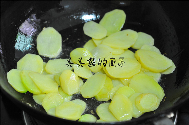 干鍋的做法-家常味燒菜譜-易網健康養生網 干鍋的做法-家常味燒菜譜