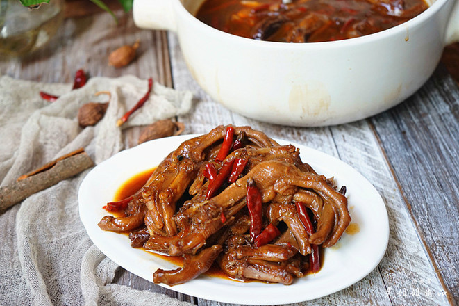 香辣鹵鴨掌的做法-家常味煮菜譜