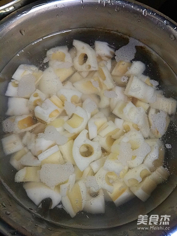 清炒藕丁的做法-家常味炒菜譜-易網健康養生網 清炒藕丁的做法-家常味炒菜譜