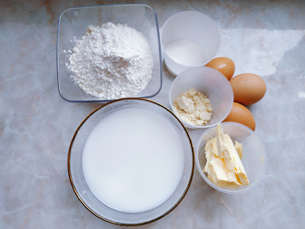 黃桃千層蛋糕卷的做法-甜味烘焙菜譜