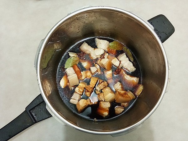 豆角鍋粘卷子的做法-家常味燉菜譜