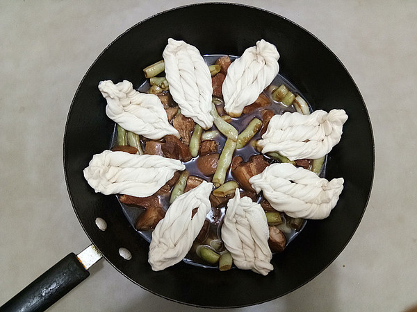 豆角鍋粘卷子的做法-家常味燉菜譜