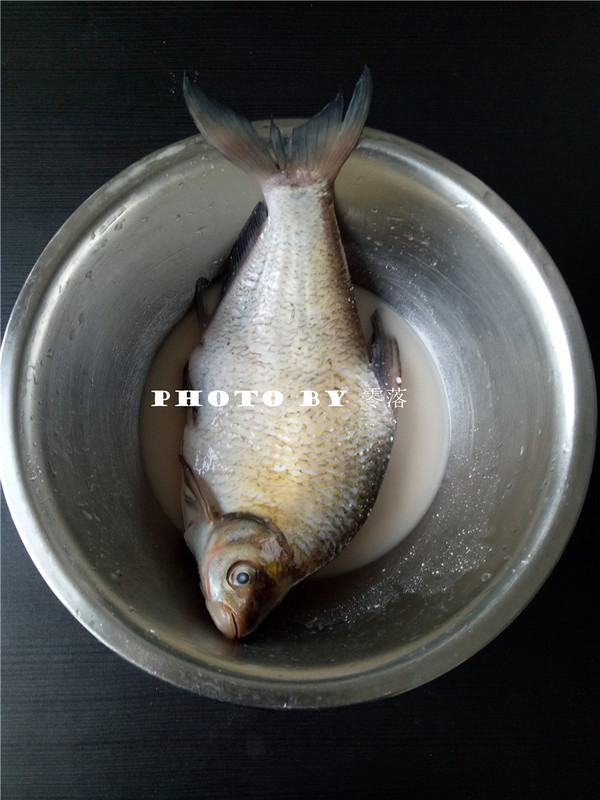 澆汁武昌魚的做法-酸辣味煮菜譜