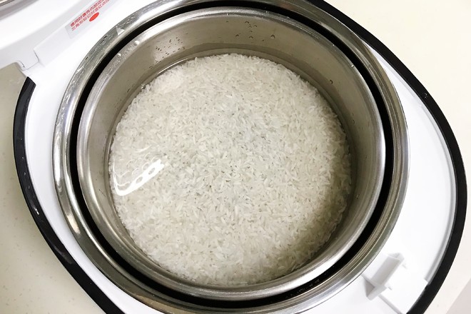 臘腸土豆脫糖飯的做法-咸鮮味蒸菜譜