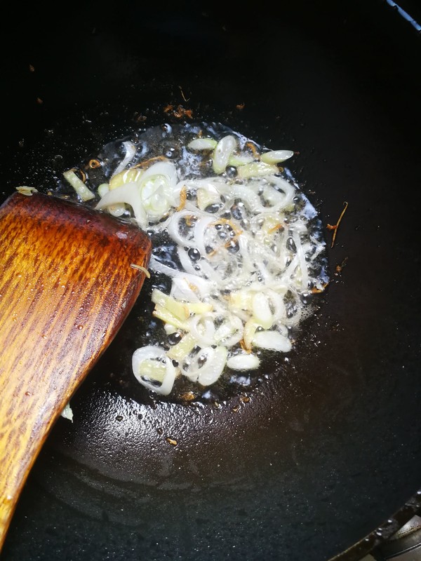 西芹蝦仁的做法-家常味炒菜譜