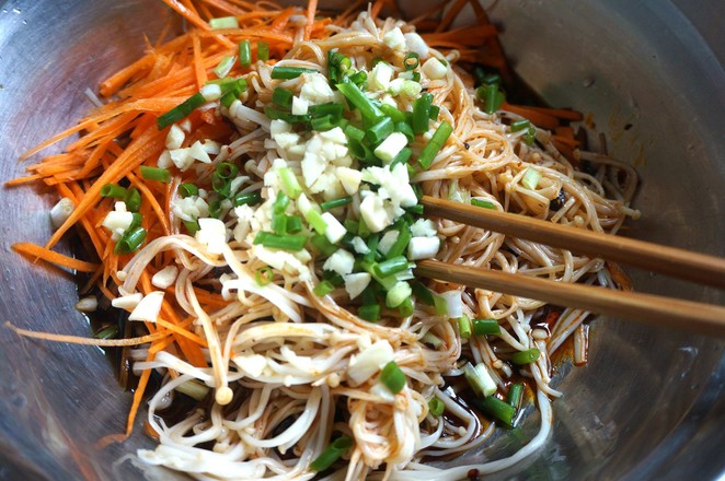 涼拌金針菇的做法-家常味拌菜譜