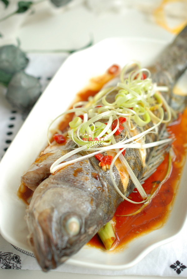 清蒸鱸魚的做法-家常味蒸菜譜