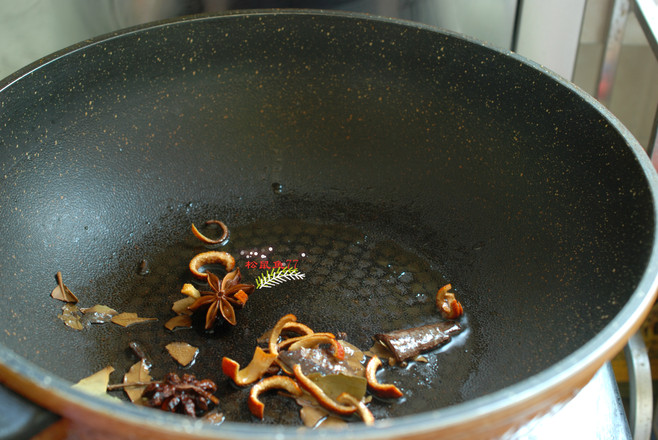 砂鍋牛腩的做法-家常味燉菜譜