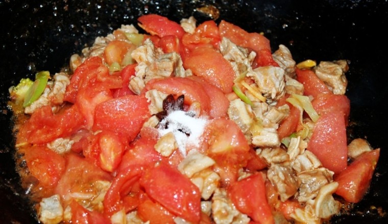 番茄燉鮮牛腩的做法-咸鮮味燉菜譜