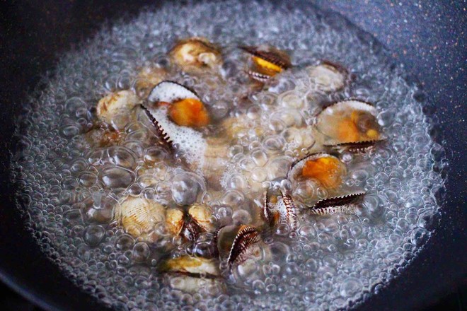 辣根溫拌秋葵毛蛤的做法-芥末味拌菜譜-易網健康養生網 辣根溫拌秋葵毛蛤的做法-芥末味拌菜譜