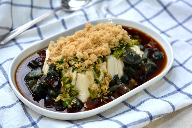 肉松皮蛋豆腐的做法-家常味拌菜譜