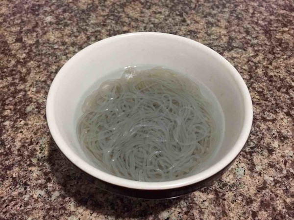 菠菜拌粉條的做法-家常味拌菜譜