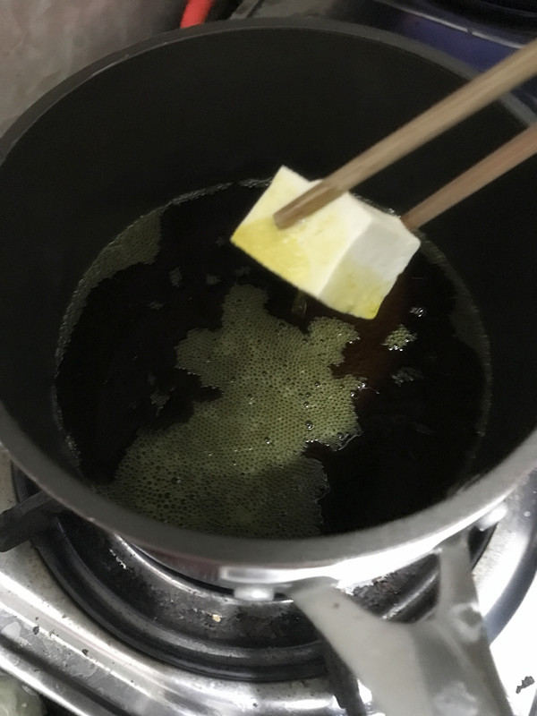炸油豆腐的做法-家常味炸菜譜
