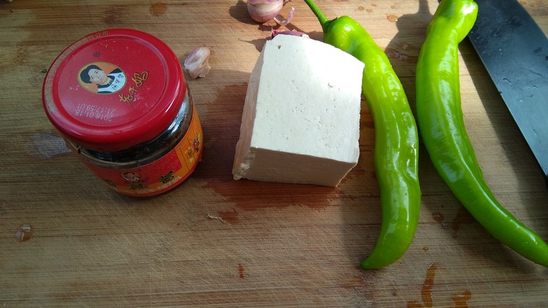 香辣醬尖椒炒豆腐的做法-香辣味炒菜譜