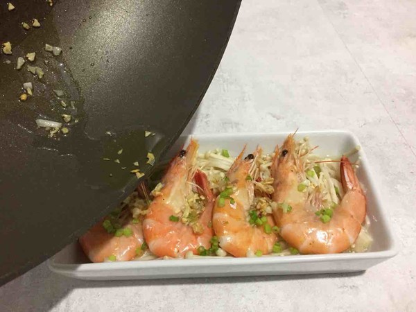 蝦蒸金針菇＃午餐＃的做法-家常味蒸菜譜