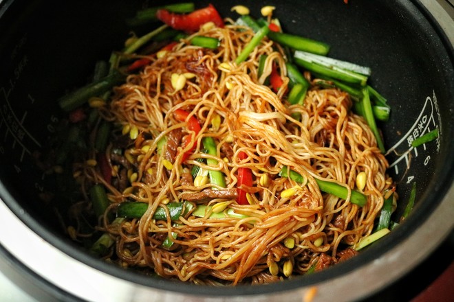 肉絲燜面的做法-家常味燜菜譜