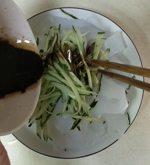青瓜涼粉皮的做法-咸鮮味拌菜譜