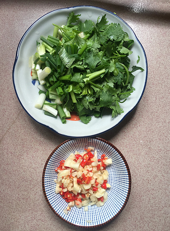 黃瓜拌黑木耳的做法-酸辣味拌菜譜