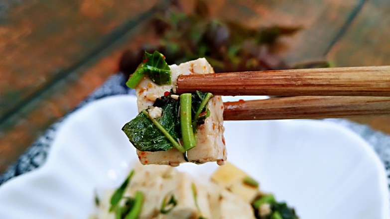 香椿拌豆腐的做法-咸鮮味拌菜譜-易網健康養生網 香椿拌豆腐的做法-咸鮮味拌菜譜