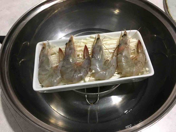 蝦蒸金針菇＃午餐＃的做法-家常味蒸菜譜